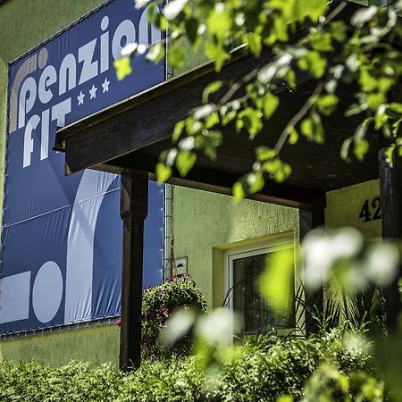 Penzion Fit - Contactless Check In Zvolen Eksteriør billede